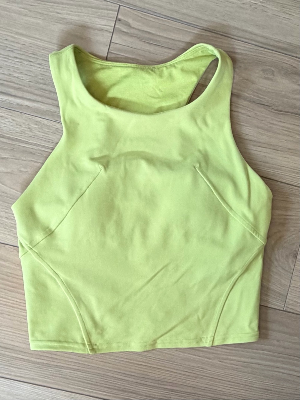 Lululemon Invigorate Train Tank Everlux Sz 2 W/Pads Wasabi